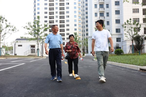 在线配资开户官网 城事｜安置房不输商品房，八旬老人“进城上楼”